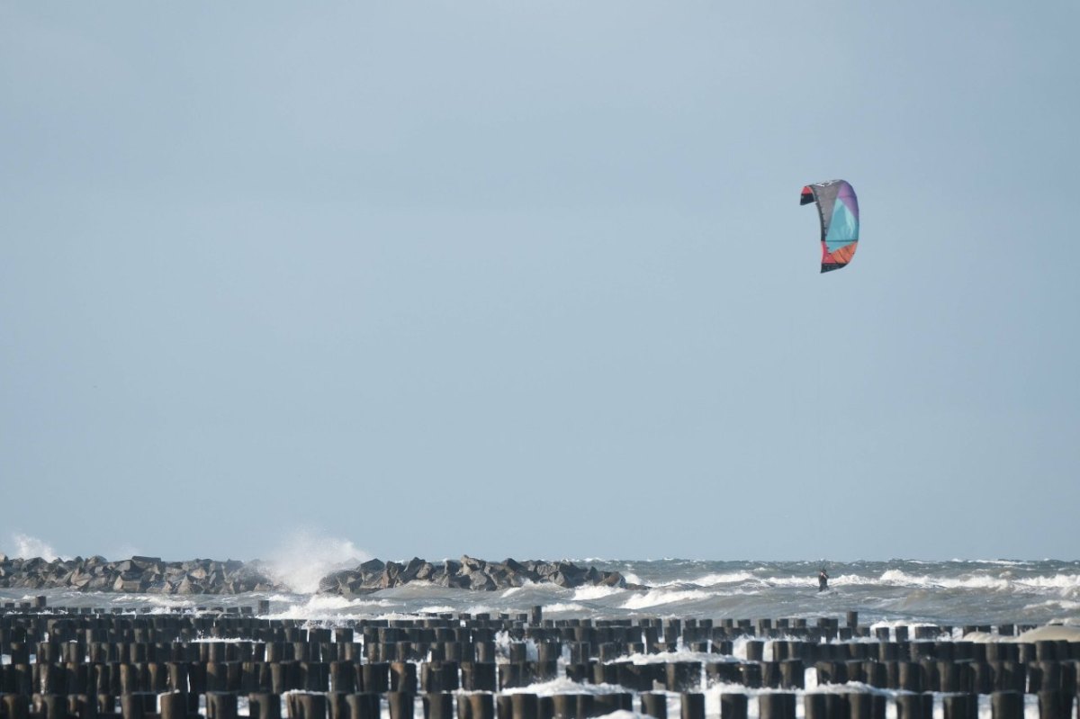 Ostsee Kitesurfer DGzRS Gefahr Unfall Wind Material Ausrüstung Segel Böe Silke Gorldt