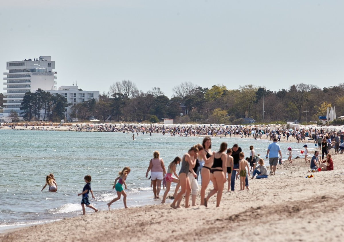 Ostsee Lübecker Bucht Öffnung Touristen Urlaub Scharbeutz Timmendorfer Strand Meer Hotels