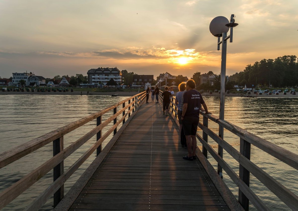 Ostsee Scharbeutz Haffkrug Seebrücke Holz Tourismus-Agentur Lübecker Bucht Urlaub