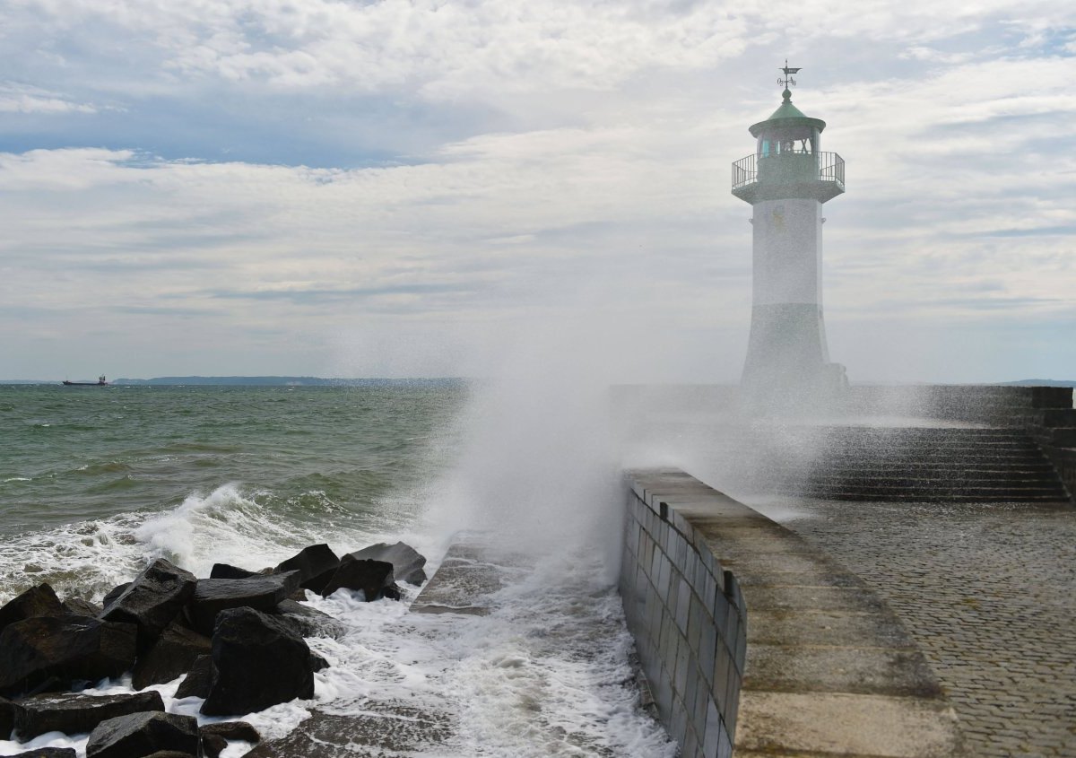 Ostsee Seenotretter Einsatz Hafen Kapitän