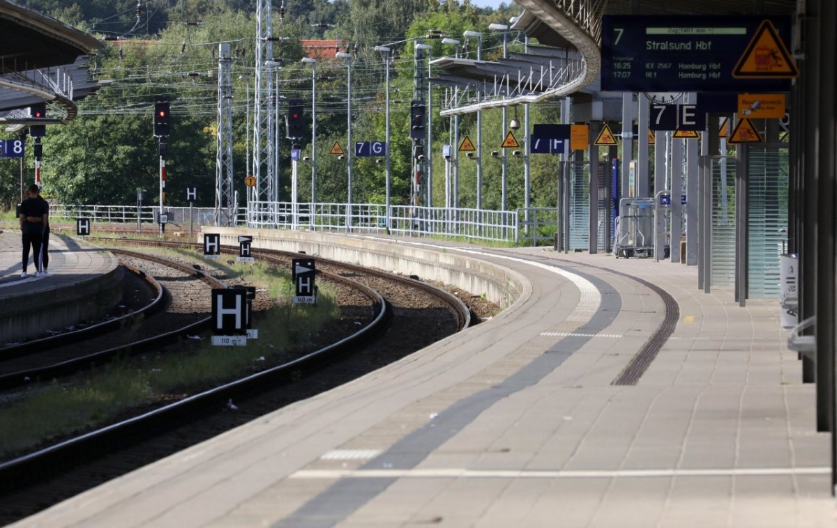 Rostock Weihachten Zug Stralsund Corona 3G Ribnitz-Damgarten ODEG Testzentrum