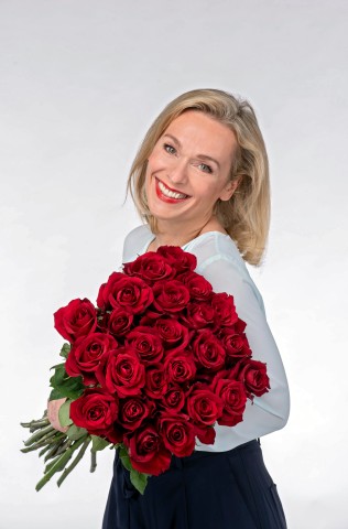 Jana Hora-Goosmann spielt Mona Herzberg in der 18. Staffel von „Rote Rosen“.