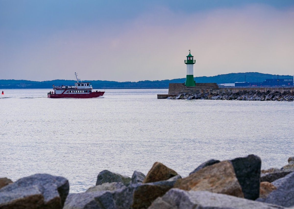 Rügen Yacht Sassnitz Hafen Facebook Schiff Luxus Besucher Seenotretter