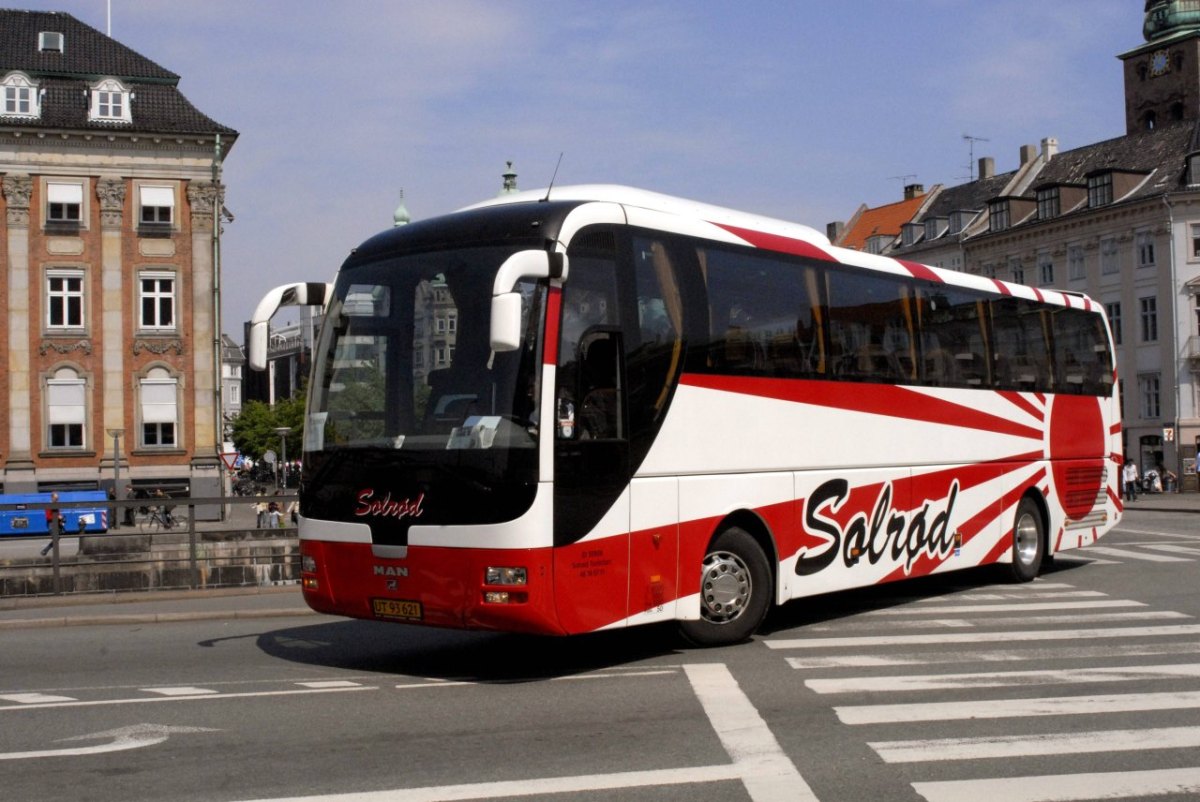 Schleswig-Holstein-Bus.jpg