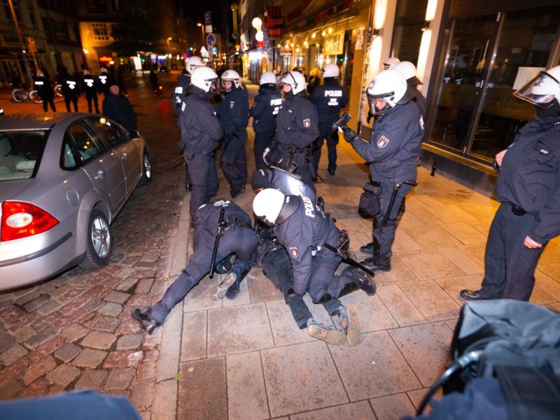 Schleswig-Holstein Gefahr Alarm Bilanz Extremismus Rechtsextremismus Islamismus.jpg
