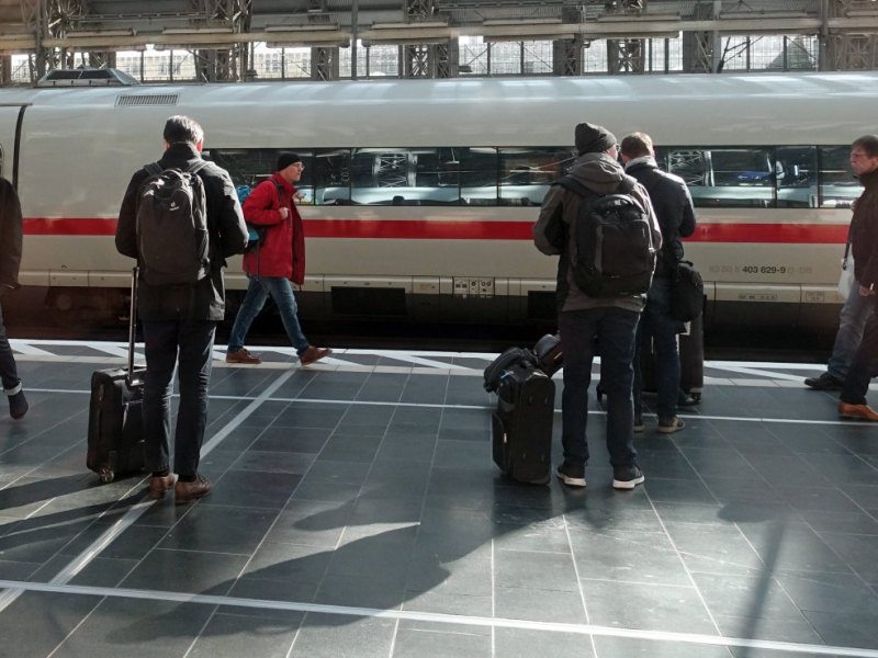 Schleswig-Holstein Zug Bahnhof Führerschein Flensburg Polizei