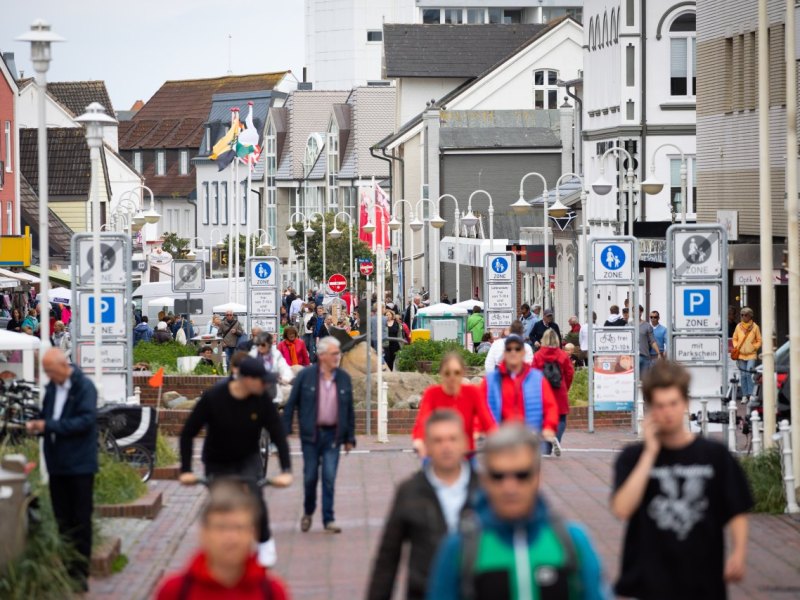 Sylt Insel Fußgängerzone Brötchen Facebook Strand Corona Abend Raffelhüschen