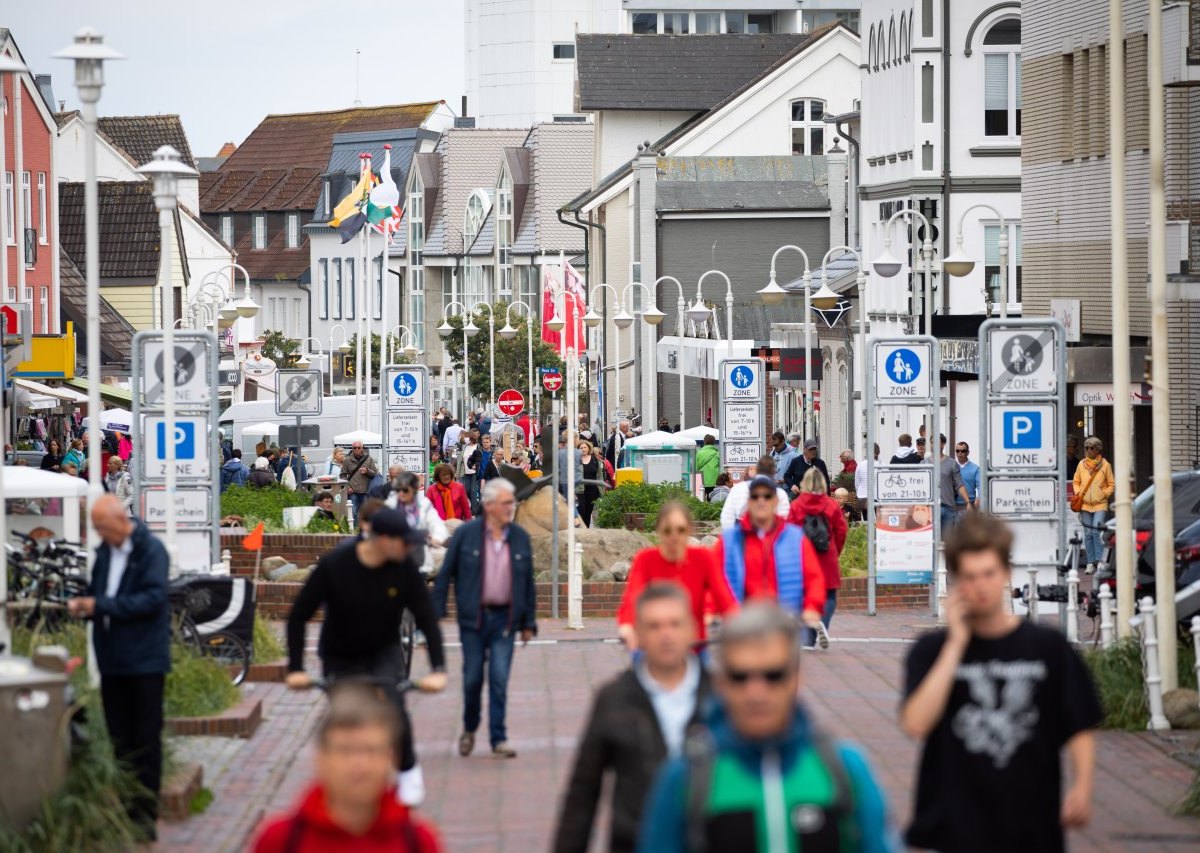Sylt Insel Fußgängerzone Brötchen Facebook Strand Corona Abend Raffelhüschen