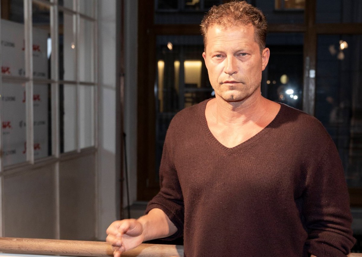 Til-Schweiger-Barefood.jpg