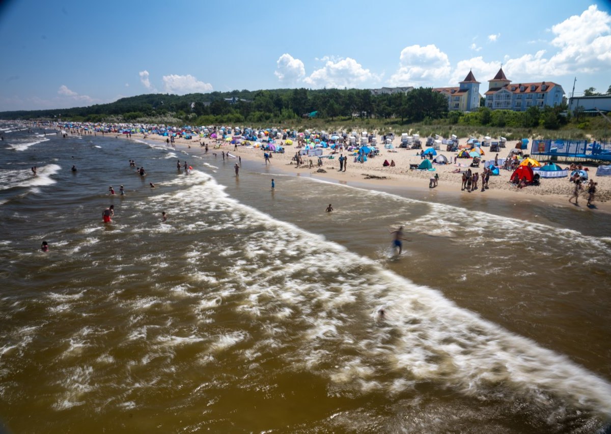 Usedom Strand Karlshagen Ostsee Vandalismus Strandkörbe Facebook Müll Abfall