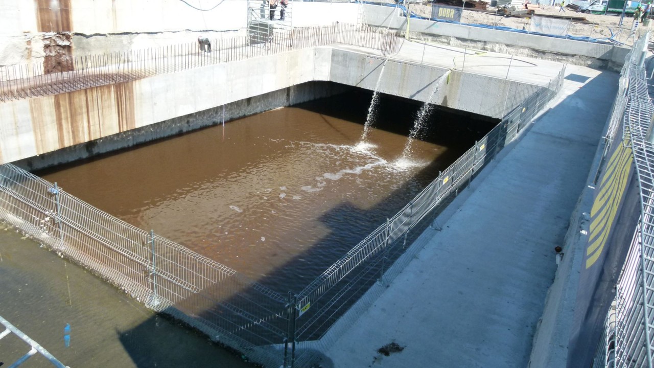 Die mit Wasser gefüllte Aufnahmekammer.