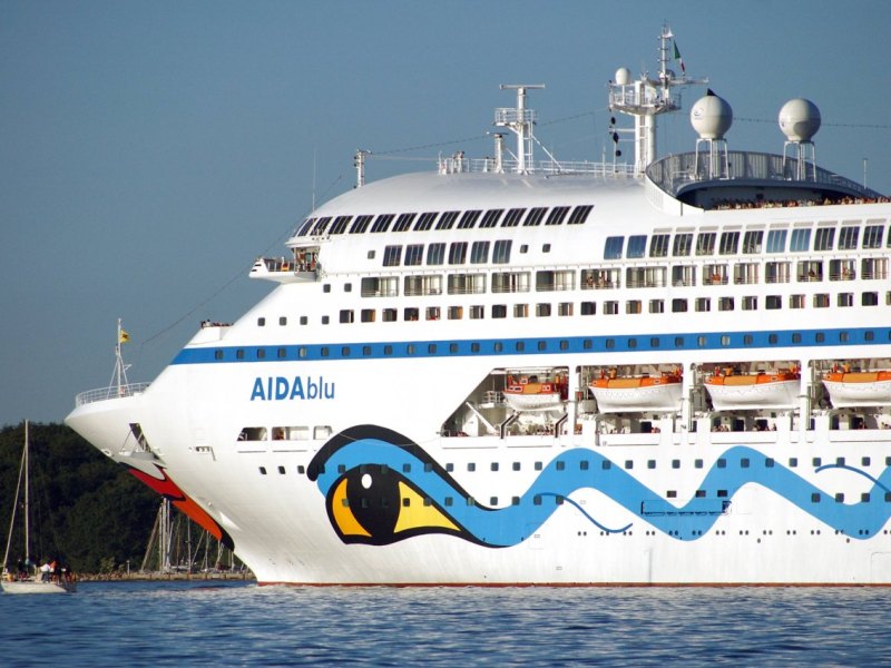 Aida Blu.jpg