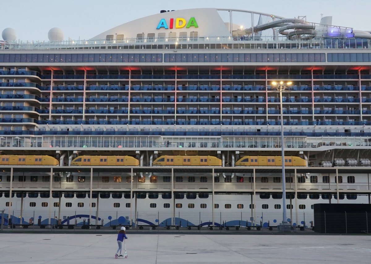 Aida Corona.jpg