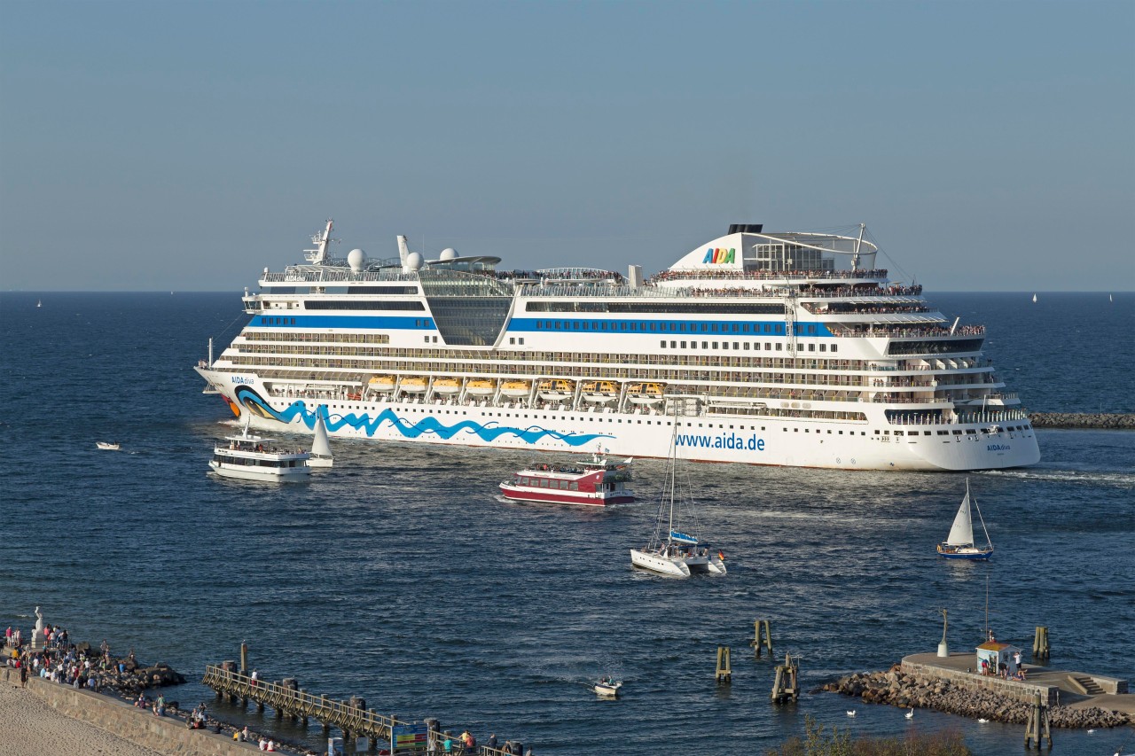 Von Warnemünde aus startete die „Aida Diva“ in Richtung Ostsee.