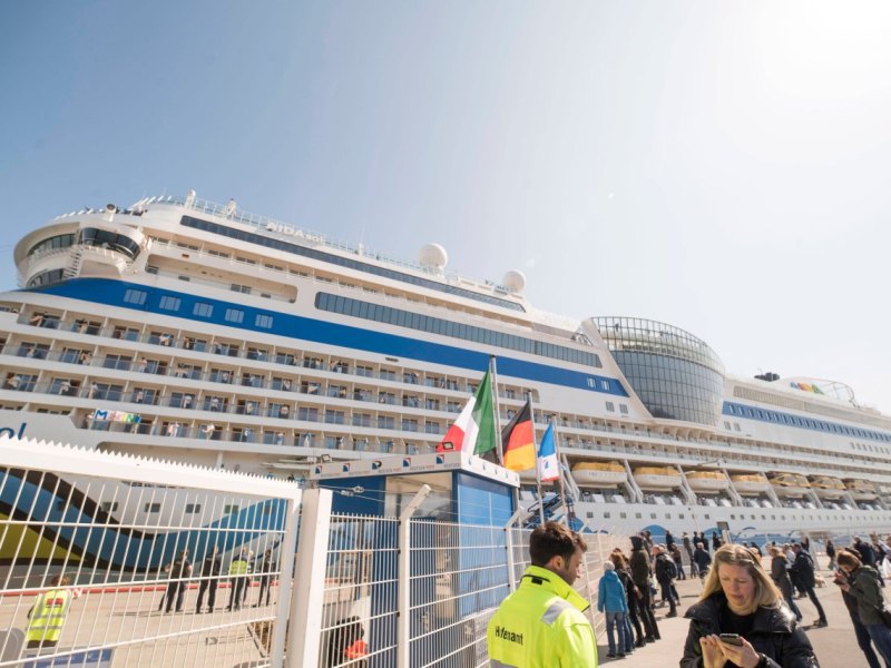Aida Passagiere.jpg