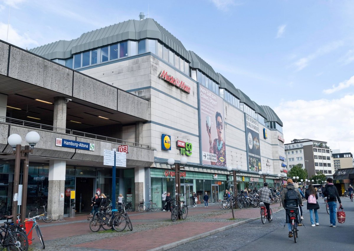 Bahnhof Hamburg-Altona.jpg