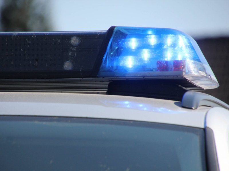 Blaulicht Polizei Unfall Symbolfoto.jpg