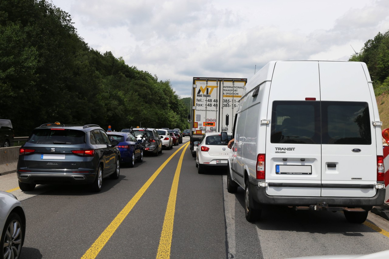 Wenig Verkehr und leere Fernstraßen: Davon können Autofahrer an den kommenden 13 Wochenenden nur träumen.