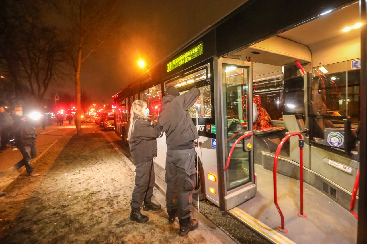 Am Dienstagabend kam es in Hamburg-Lurup zu einem größeren Polizeieinsatz.