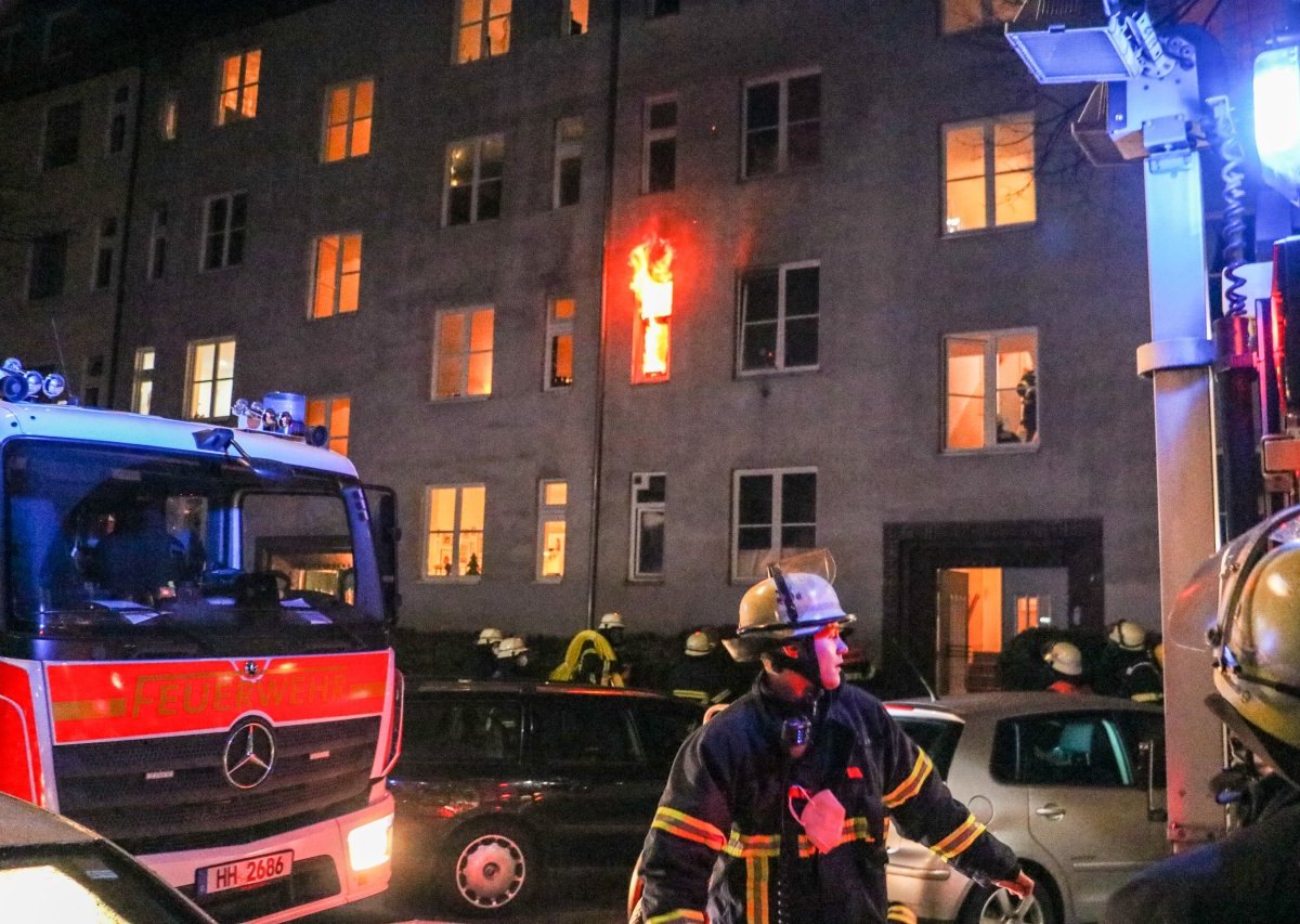 Hamburg Eimsbüttel Brand Feuerwehr Polizei