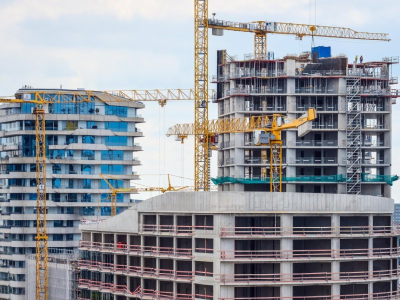 Hamburg Hafencity Eigentumswohnung Wohnung gesucht Roots Hochhaus Holz Baukräne