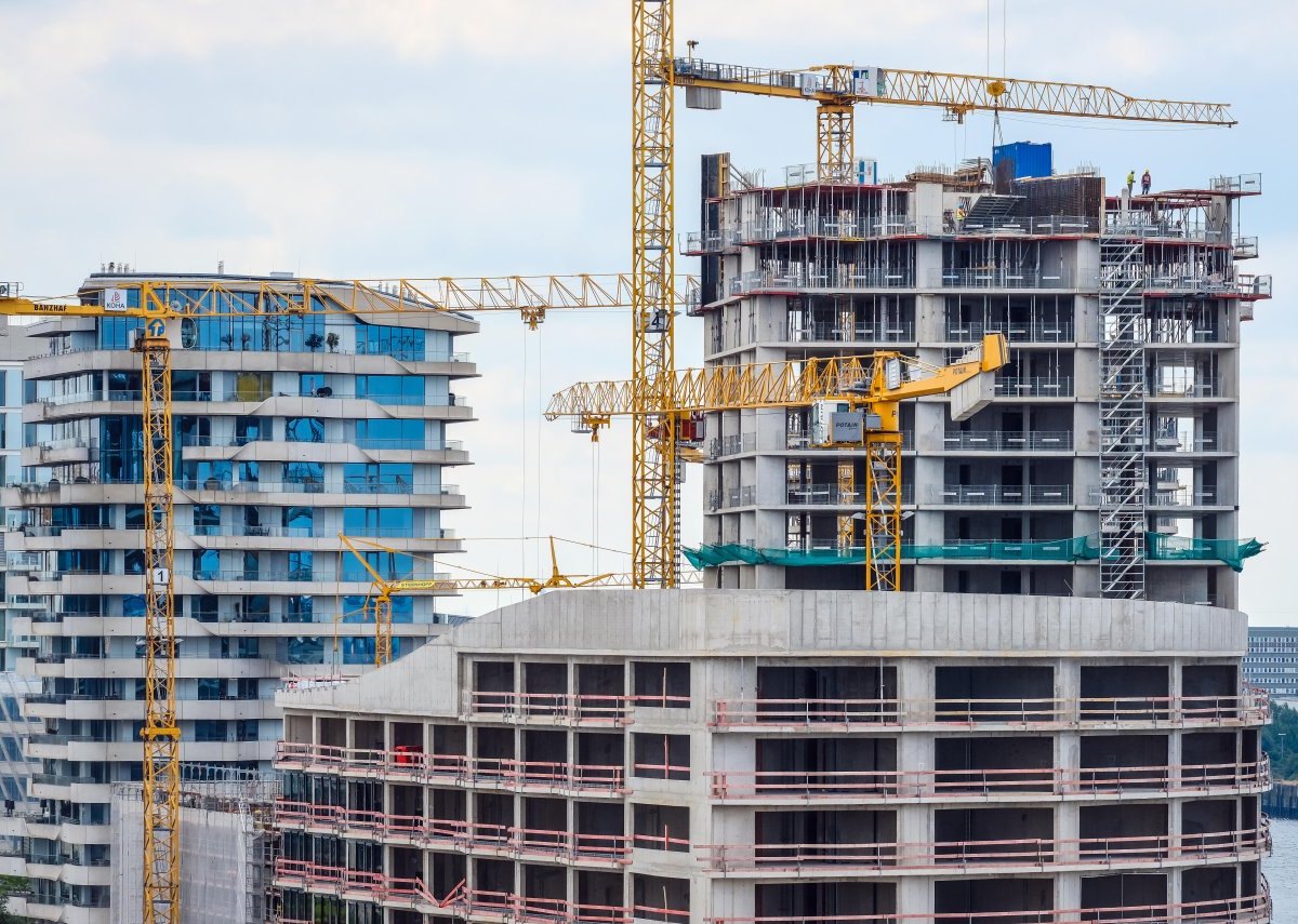 Hamburg Hafencity Eigentumswohnung Wohnung gesucht Roots Hochhaus Holz Baukräne