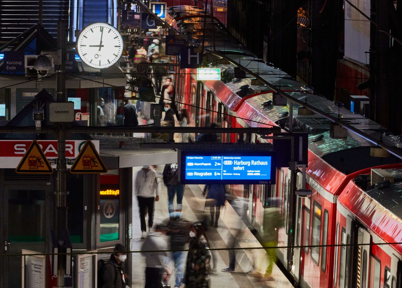 Ordentlich was los am Hamburger Hauptbahnhof.