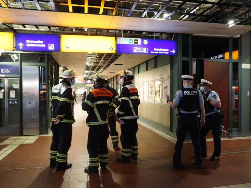 Hamburg Hauptbahnhof Polizei Feuerwehr Einsatz