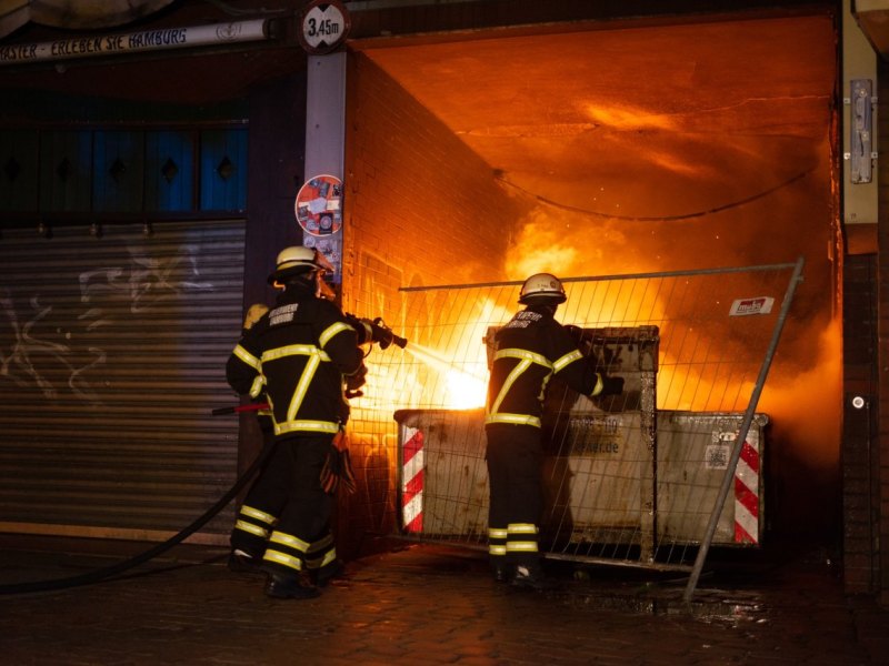Hamburg Reeperbahn Paul-Rossen-Straße Polizei Feuerwehr