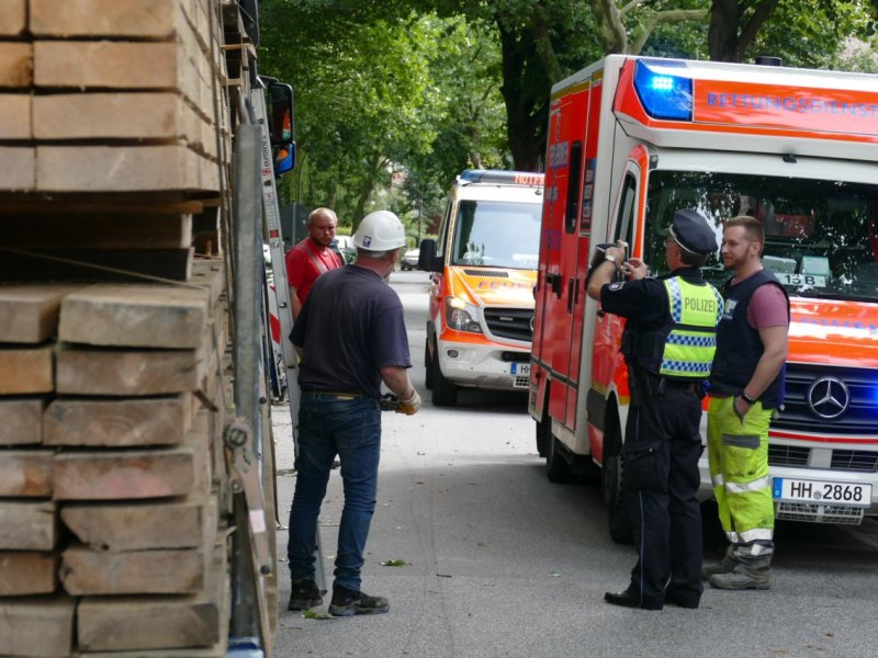Hamburg Unfall Fahrrad Polizei.jpg
