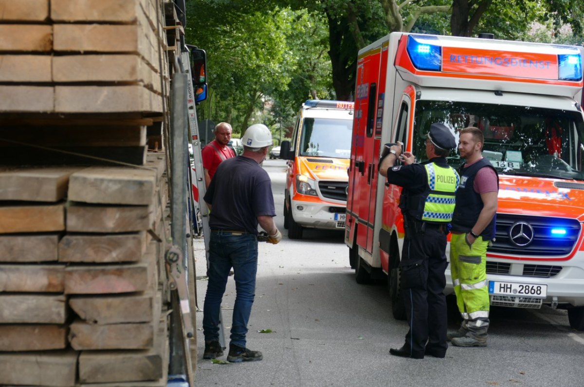 Hamburg Unfall Fahrrad Polizei.jpg