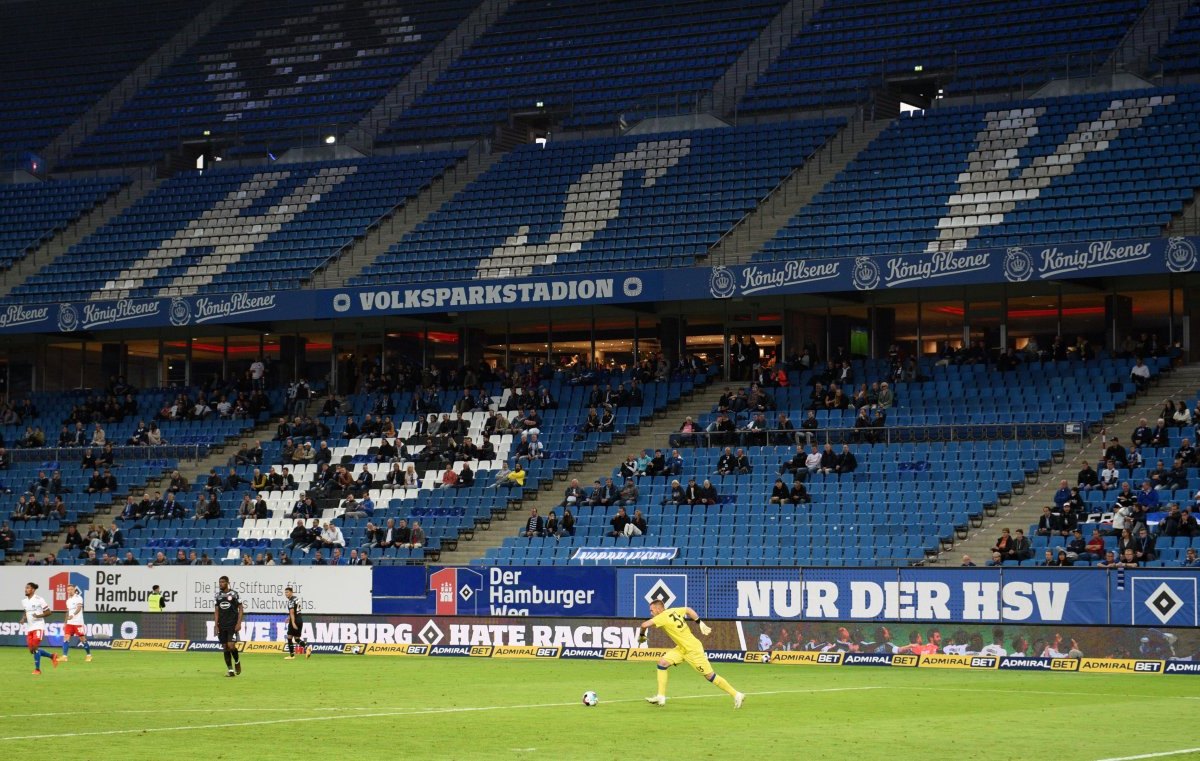 Hamburg Volksparkstadion Düsseldorf.jpg