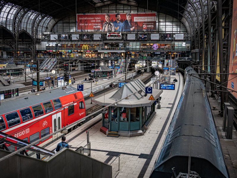 Hauptbahnhof in Hamburg.jpg