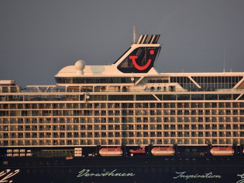 Mein Schiff 2.jpg