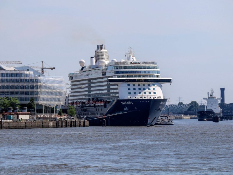 Mein Schiff Hamburg Urlaub Kreuzfahrt.jpg
