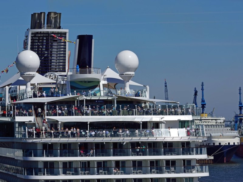 Mein Schiff Panoramablick Meer.jpg