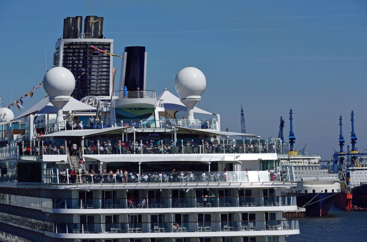 Mein Schiff Panoramablick Meer.jpg