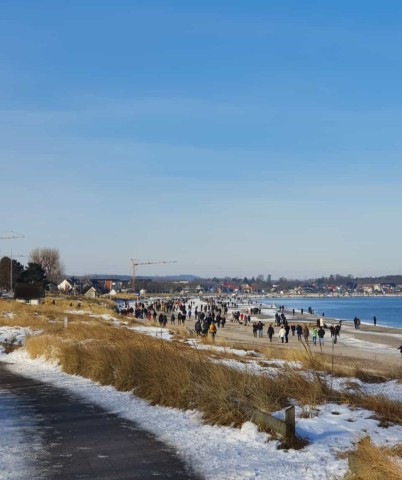 So sah es am Sonntag am Ostsee-Strand der Lübecker Bucht aus. 