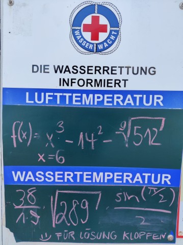 Dieses Schild lässt an der Ostsee so einige Köpfe rauchen