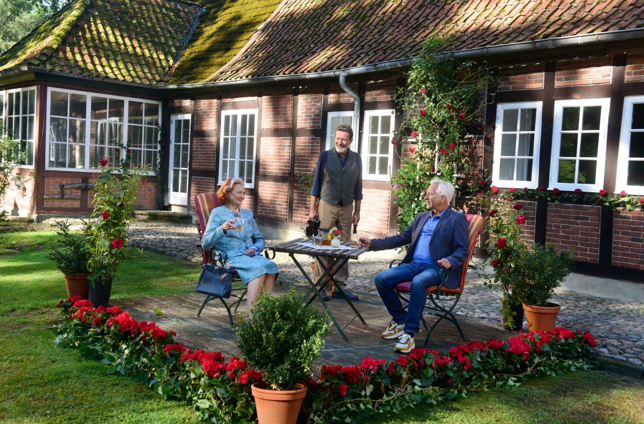 Beliebt bei Fans von „Rote Rosen“: Johanna (Brigitte Antonius, l.), Gunter (Hermann Toelcke, M.) und Thomas (Gerry Hungbauer, r.) 