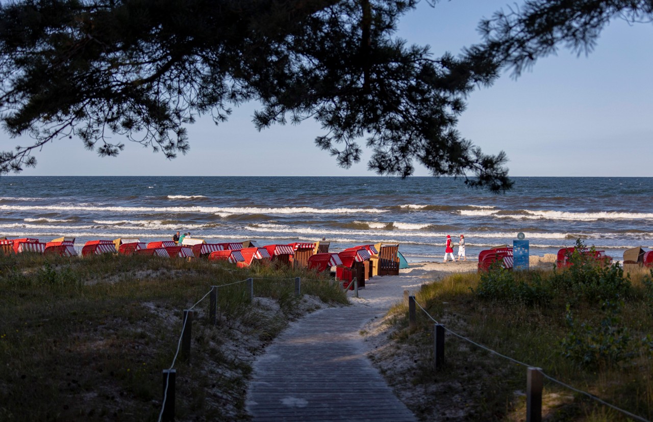 Auf der Insel Rügen ist bei der Begegnung mit einer bestimmten Frau Vorsicht geboten. (Symbolbild) 