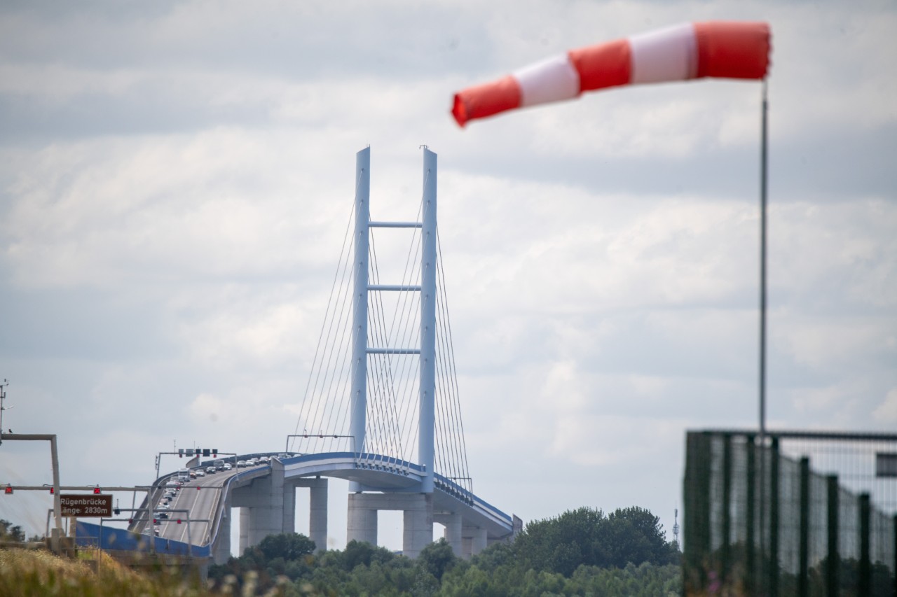 Ziel in Sicht! Die Brücke auf die Insel Rügen.