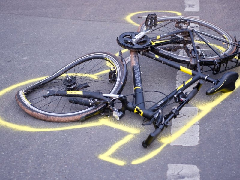 Schleswig-Holstein Neumünster Unfall Mercedes Fahrrad.jpg