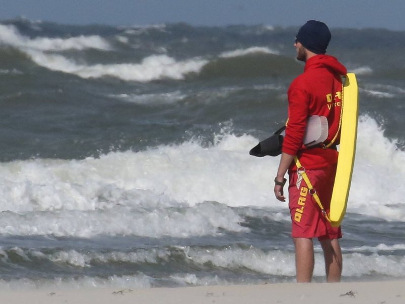 Schleswig-Holstein Rettungsschwimmer Nordsee Ostsee Badetote DLRG