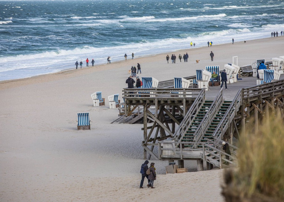 Sylt Strand Verschmutzung Müllboxen.jpg