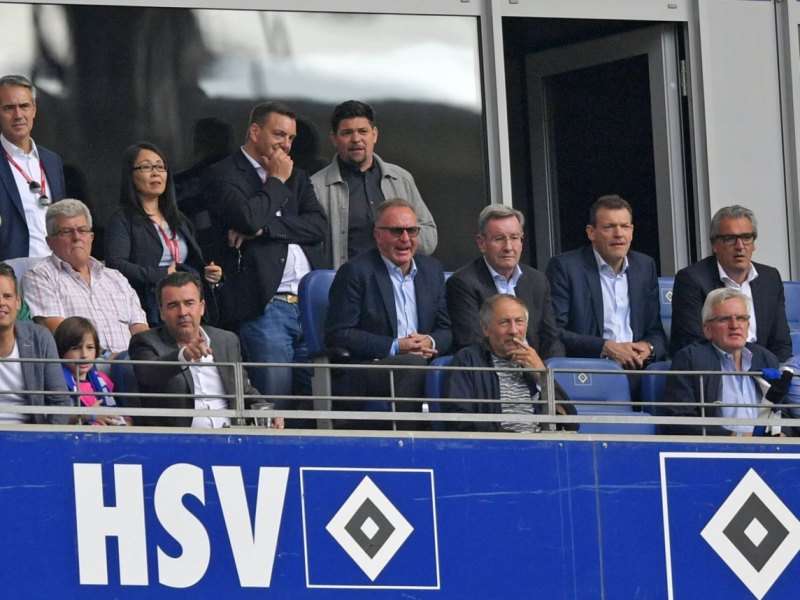 Tim Mälzer HSV Tribüne.jpg