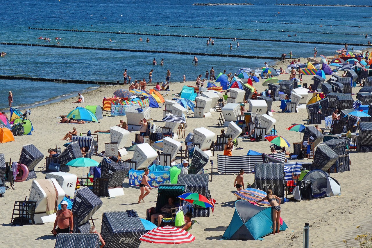 Usedom: Nach dem Lockdown waren die Strände von Usedom mehr als voll gepackt mit Touristen 