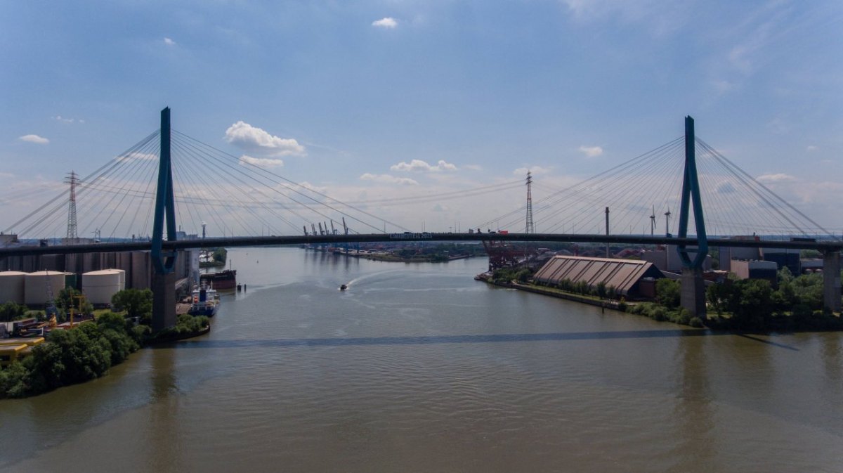 Wetter in Hamburg Köhlbrandbrücke.jpg