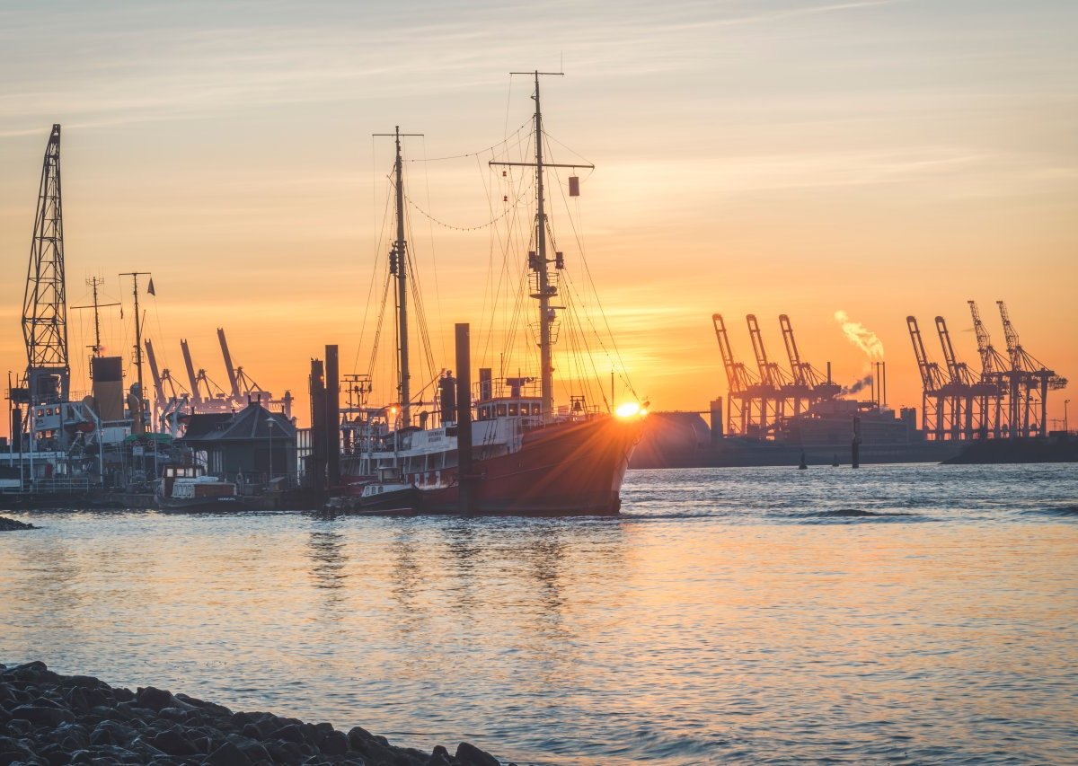 Wetter in Hamburg Sonne Hafen.jpg