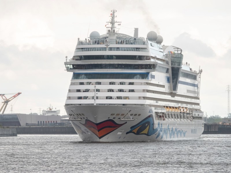 Die „Aida Mar“ im Hafen von Hamburg.